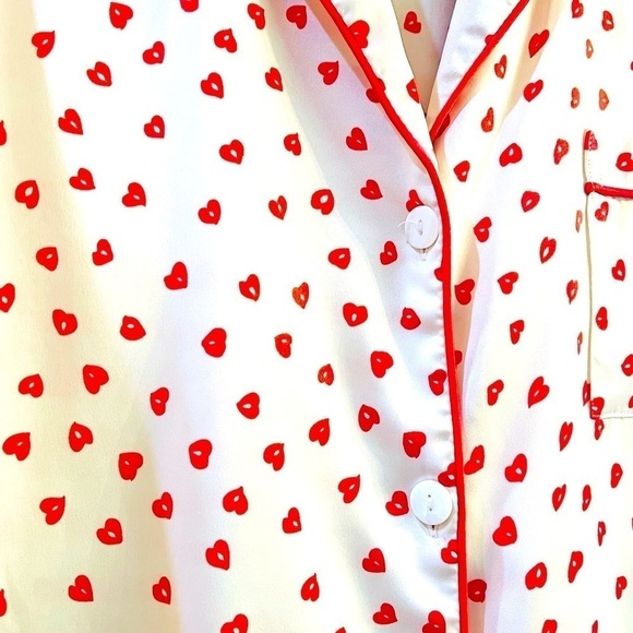 Serenedelicacy Satin Pajama Top & Shorts Set Sz L Valentine’s Day Red Hearts - Picture 7 of 9